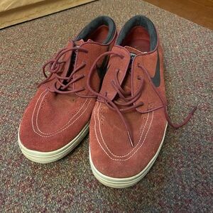 Stefan janoski Nike sb maroon burgundy sneakers